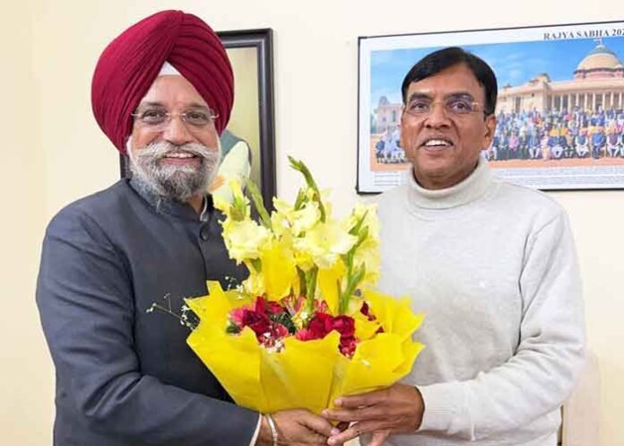 Karamjeet Singh meet Mansukh Mandaviya