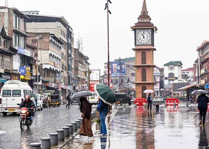 Kashmir faces rain heavy snowfall and gusty winds