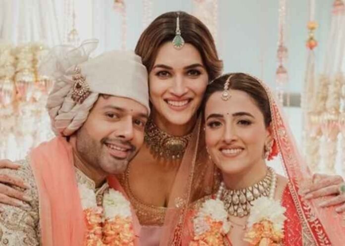 Kriti Sanon with Nupur Sanon & Stebin Ben