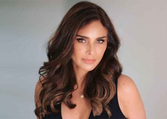 Lisa Ray Actress 4