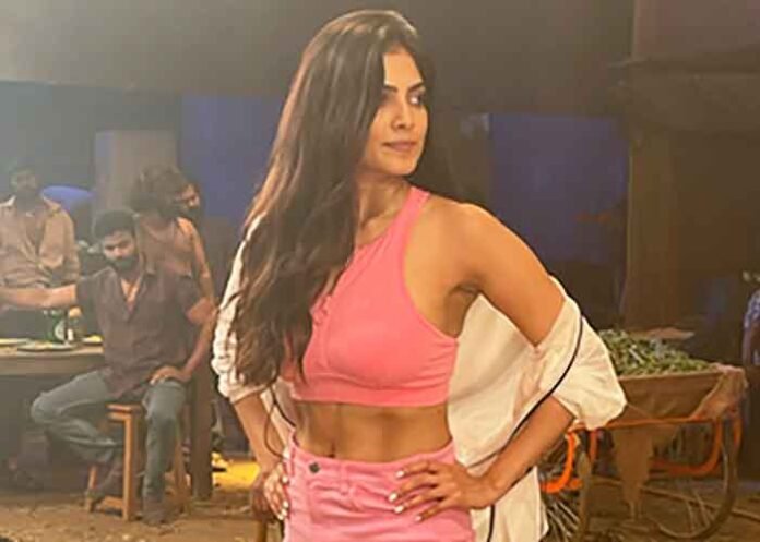Malavika Mohanan shares BTS video