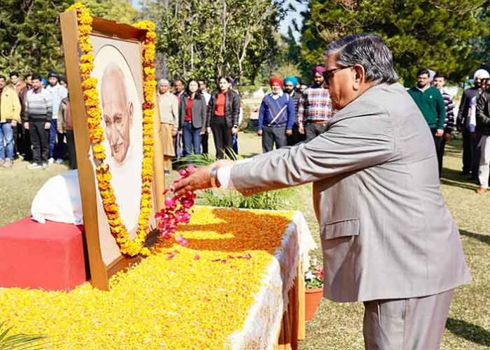 Punjab Governor Kataria pays tribute to Mahatma Gandhi