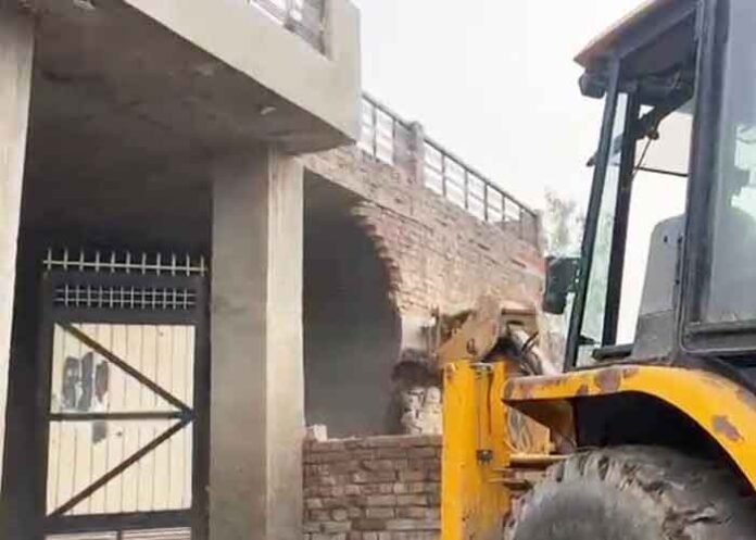 police demolish house of jailed drug peddlers