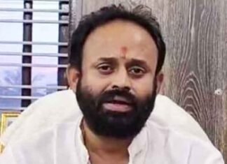 suspend leader Rajeev Gowda