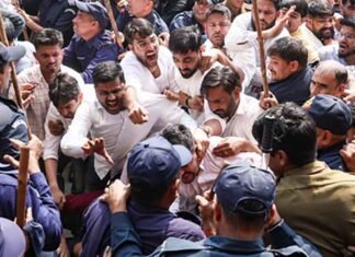 BJP Yuva Morcha workers clash with police