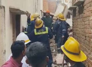 Balcony slab collapses in Ahmedabad