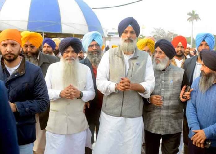 Bikram Singh Majithia at Gurdwara