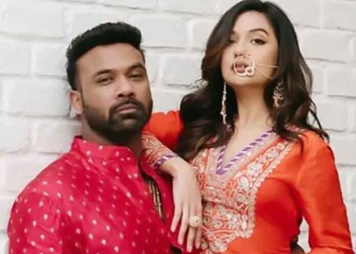 Divya Agarwal Apurva Padgaonkar