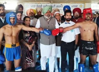 Harpal Cheema with Boxing Players