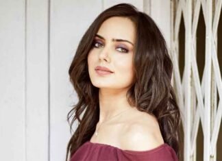 Himanshi Parashar Actress