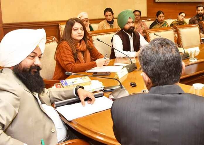 Jasvir Singh Garhi in meeting