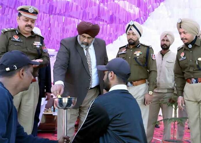 Justice H.S. Grewal inspects Patiala and Nabha jails,