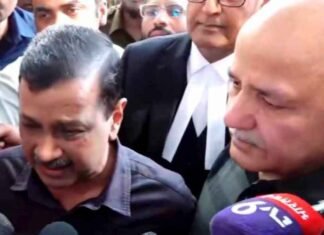 Kejriwal breaks down after court’s relief in excise policy case; Sisodia consoles him