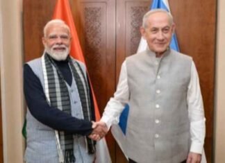 Netanyahu welcomes PM Modi in traditional Indian attire at dinner