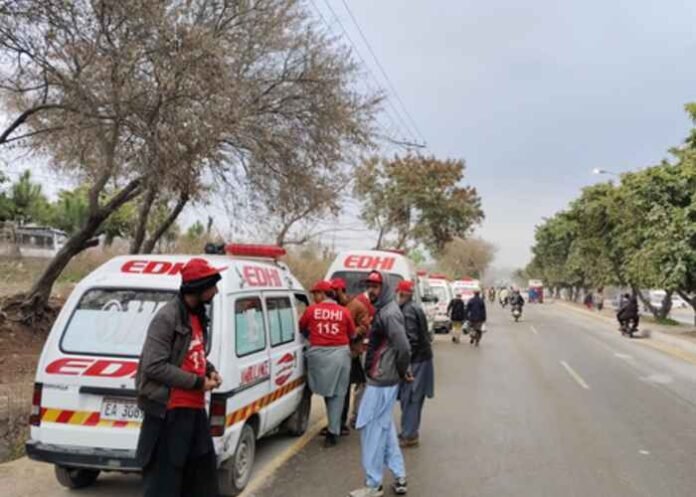 Shia Muslims in Kashmir protest Pakistan mosque suicide bombing ambulance