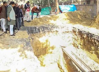 man dies falling into DJB project pit