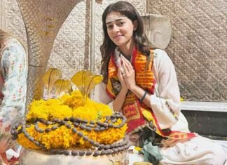 Ananya Panday offers prayers at Nageshwar Jyotirlinga