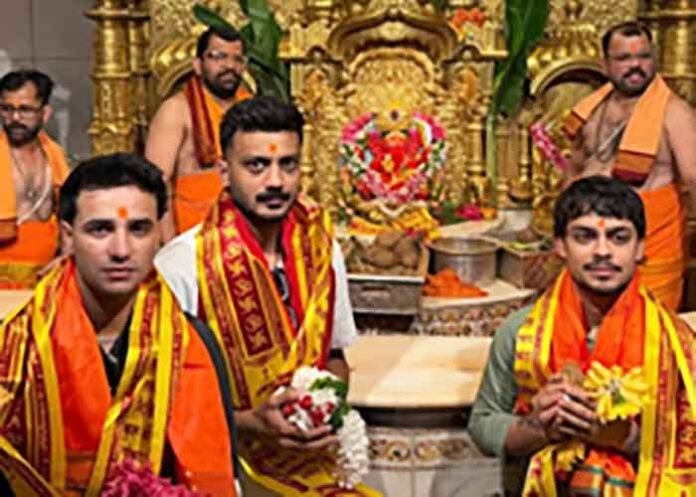 Axar Abhishek and Kishan visit Siddhivinayak Temple