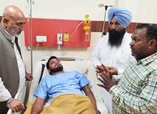Punjab Nasha Mukti Morcha Head Baltej Pannu meets injured anti-drug crusader Baltej Pannu visits injured anti-drug activist