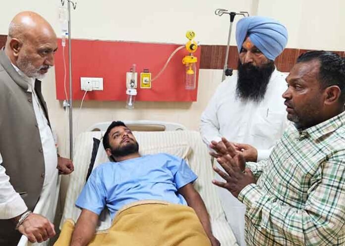 Baltej Pannu visits injured anti-drug activist