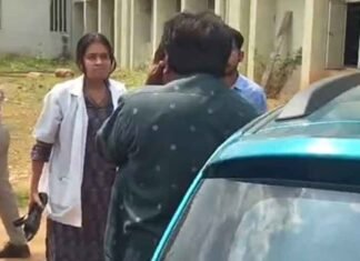 Bengaluru medical school professor assaulted after allegedly proposing to student in classroom Bengaluru medical school professor assaulted