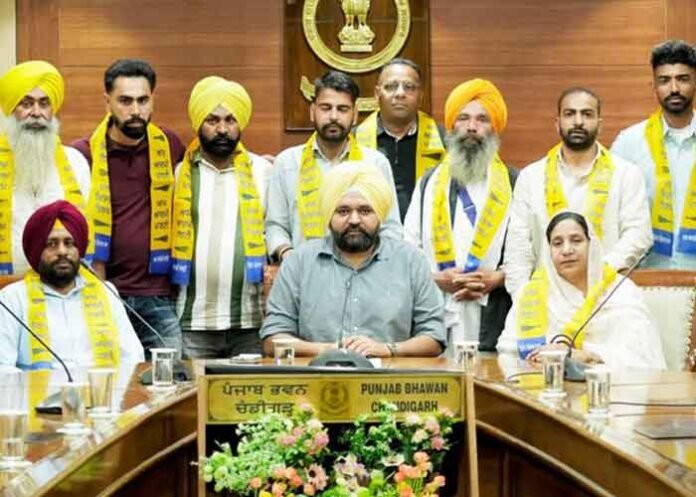 Dozens of Grassroots Leaders Join AAP