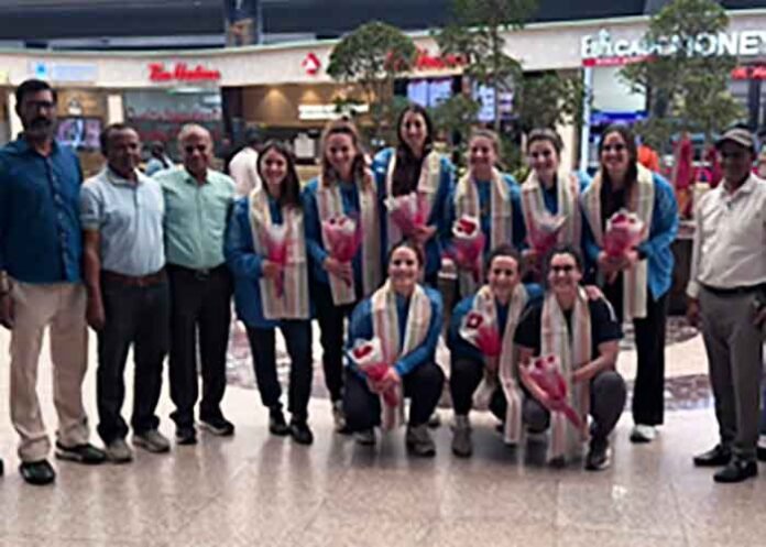 Italy womens hockey team arrives