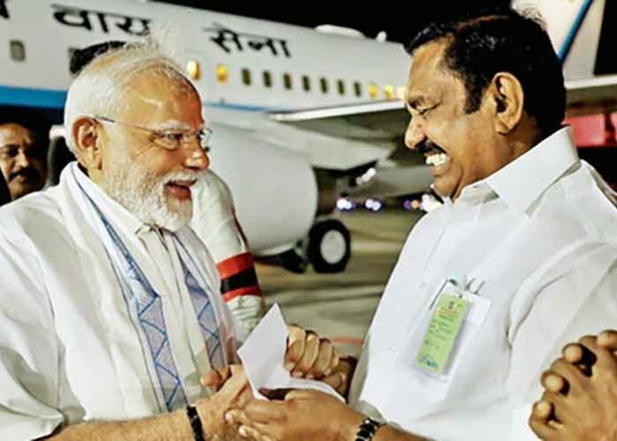 PM Modi arrives in Tiruchirappalli in traditional Tamil attire