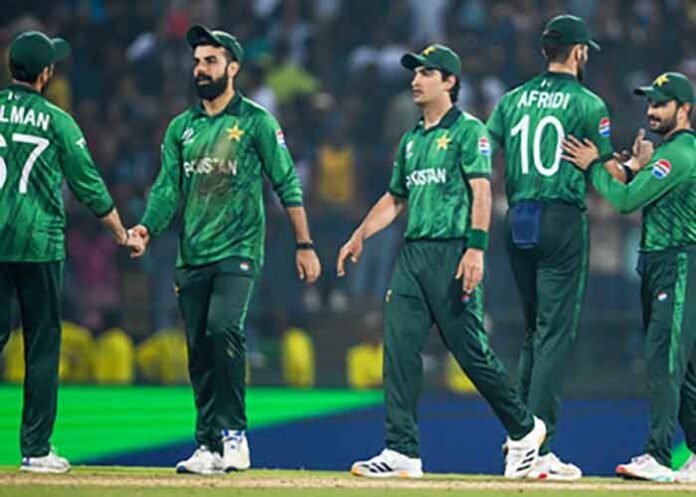 Pakistan Cricket Team players hand shake