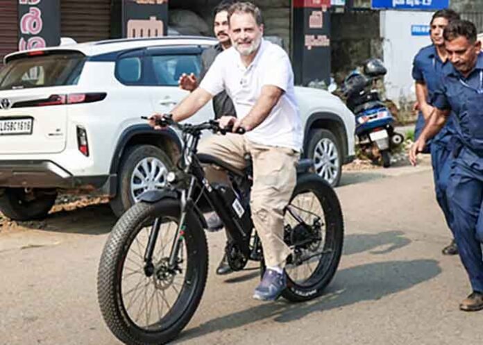 Rahul Gandhi on Cycle