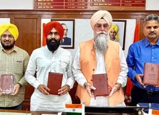 Sandhwan unveils the 2026 Legislative Assembly Diary