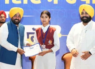 CM Mann honors 369 JEE achievers