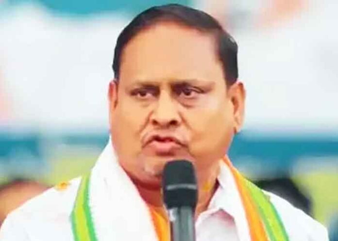 Humayun Kabir on mic