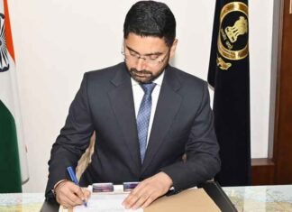 IAS officer Varjeet Walia takes charge as Jalandhar DC