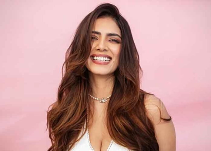 Malavika Mohanan Actress 6