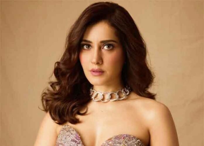 Raashii Khanna Actress 9