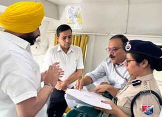 Ravneet Bittu visits blast site in Punjab