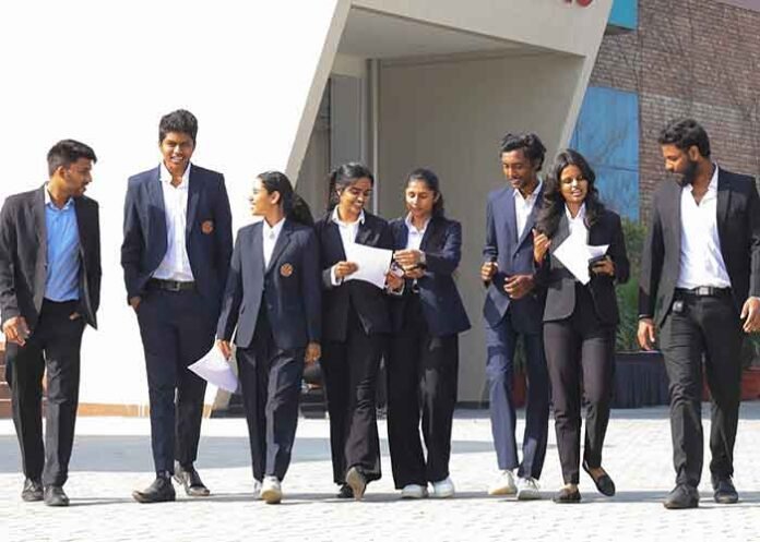 Students-are-visiting-theLPU