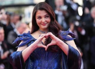 Aishwarya Rai Bachchan, Eva Longoria greet each other with cheek kisses at Cannes