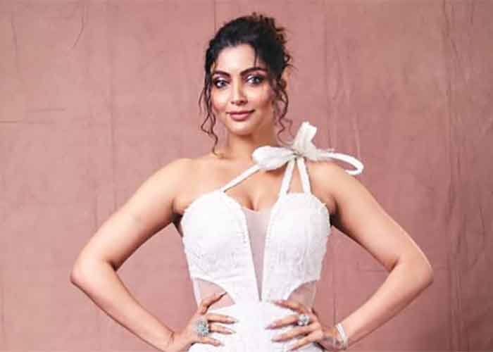 Akanksha Puri Actress 3
