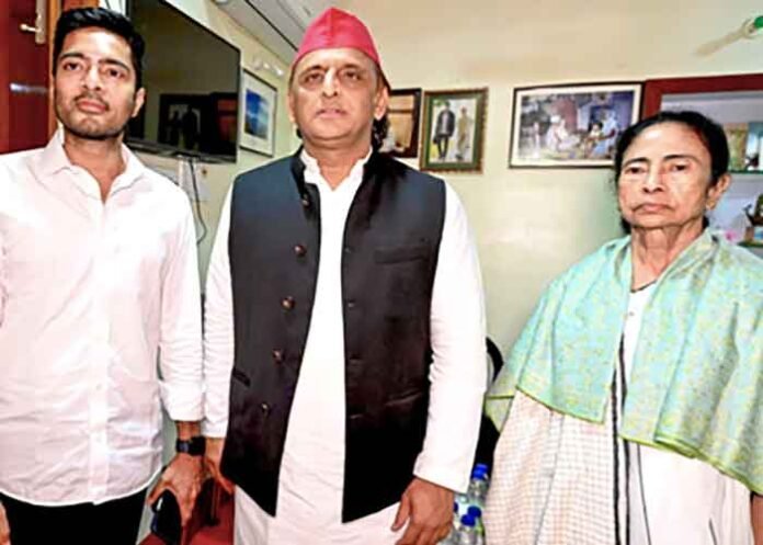 Akhilesh Yadav with Mamata Abhishek Banerjee