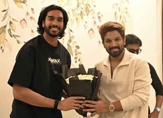 Venkatesh Iyer meets Allu Arjun, gifts a signed jersey to the Pushpa actor’s son Allu Arjun meets cricketer Venkatesh Iyer