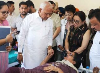 Punjab Minister Barinder Goyal Visits Hospital, Reviews Treatment of Persons Taken Ill After Consuming Food at Wedding Function Barinder Kumar Goyal visits Moonak hospital