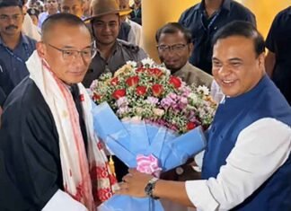 Bhutan PM Tshering Tobgay arrives in Assam, holds talks with CM Sarma Bhutan PM Tshering Tobgay with CM Himanta Biswa Sarma
