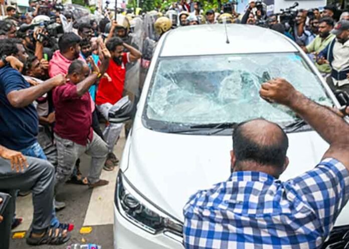 CPI-M after ED officials attacked outside case Pinarayi Vijayan residence