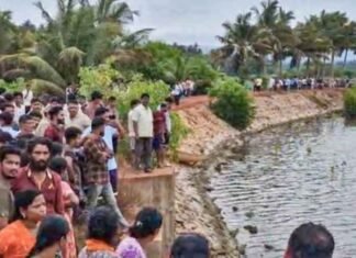 Death toll in Karnataka river tragedy rises to 10, CM announces Rs 5 lakh compensation