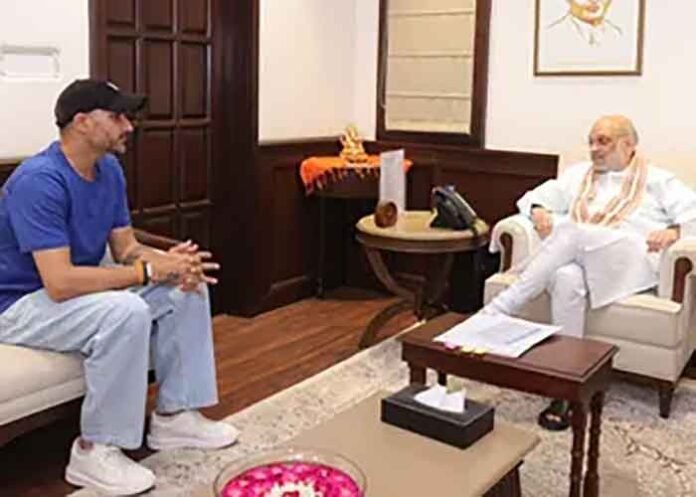 Harbhajan Singh meets Amit Shah