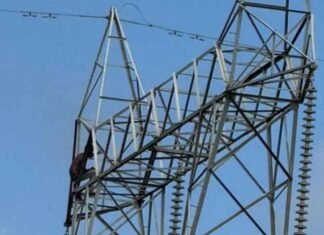 Heartbroken youth climbs high-tension electric pole after girlfriend refuses marriage in Bengaluru