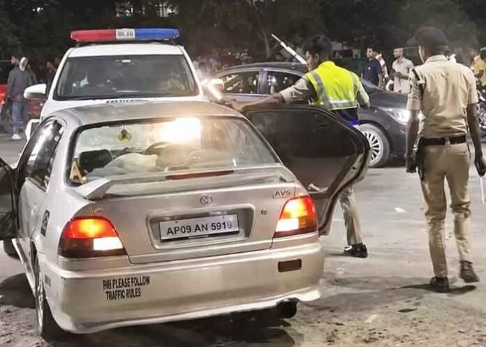 Hyderabad constable was injured while stopping illegal car racing in Hyderabad