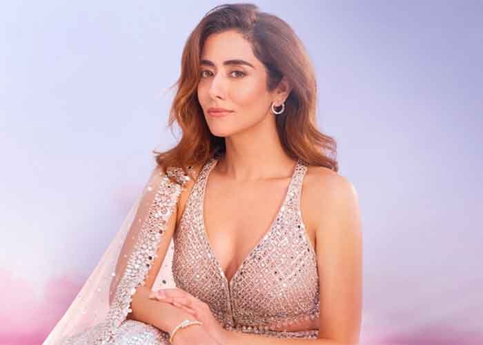 Jonita Gandhi Singer 1